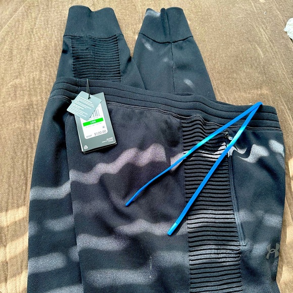 New with tags Under Armour sweatpants. - Picture 1 of 6